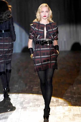 Look 15